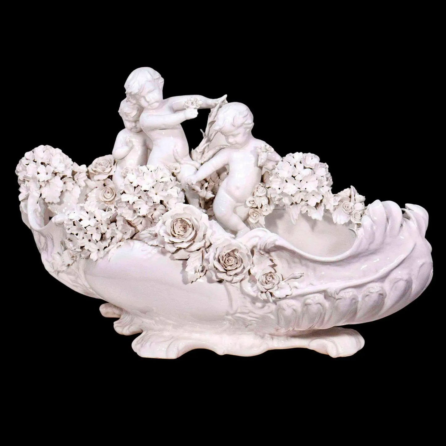 Vasca con Putti in porcellana di Capodimonte