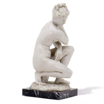 Venere Accovacciata - Statua in marmo 24 cm